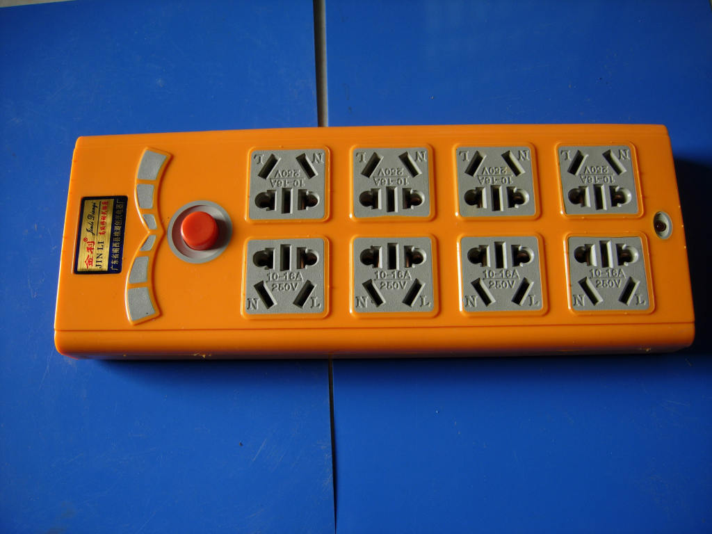 棉湖厂家直销819 带开关一体成型四十孔包胶防暴地拖插座包胶电排