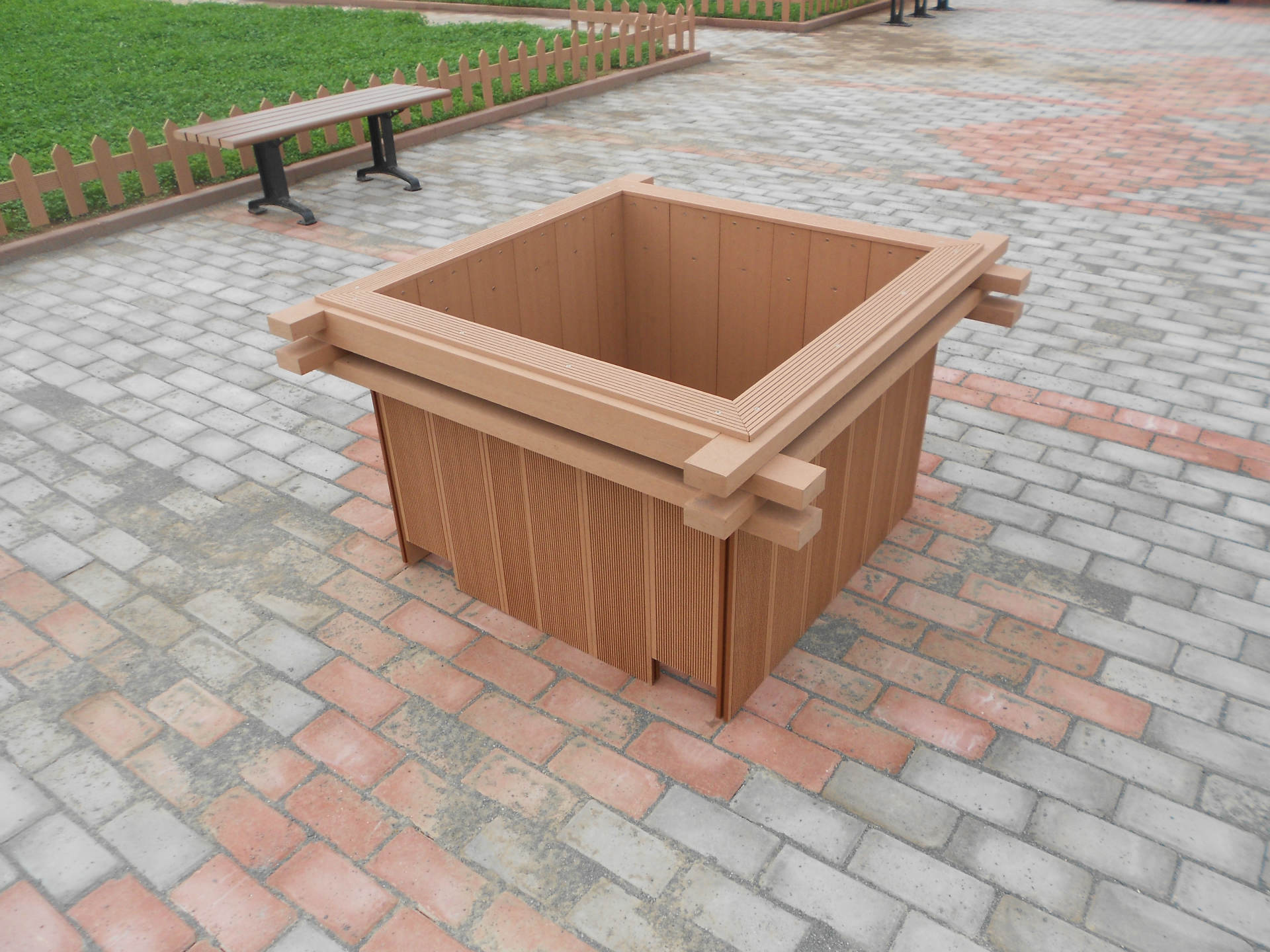 供应优质塑木花箱 塑木地板 木塑材料 园林景观 建筑材料