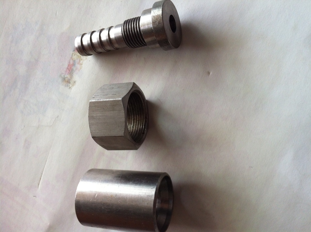 油管不锈钢三件套