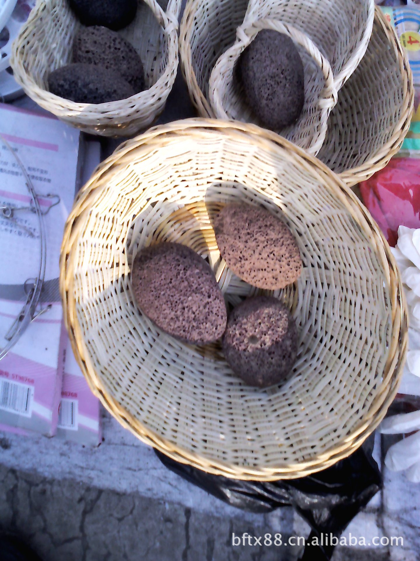 【丹东特产】供应宽甸特产 工艺品摆件 水上漂 火山岩装饰石材