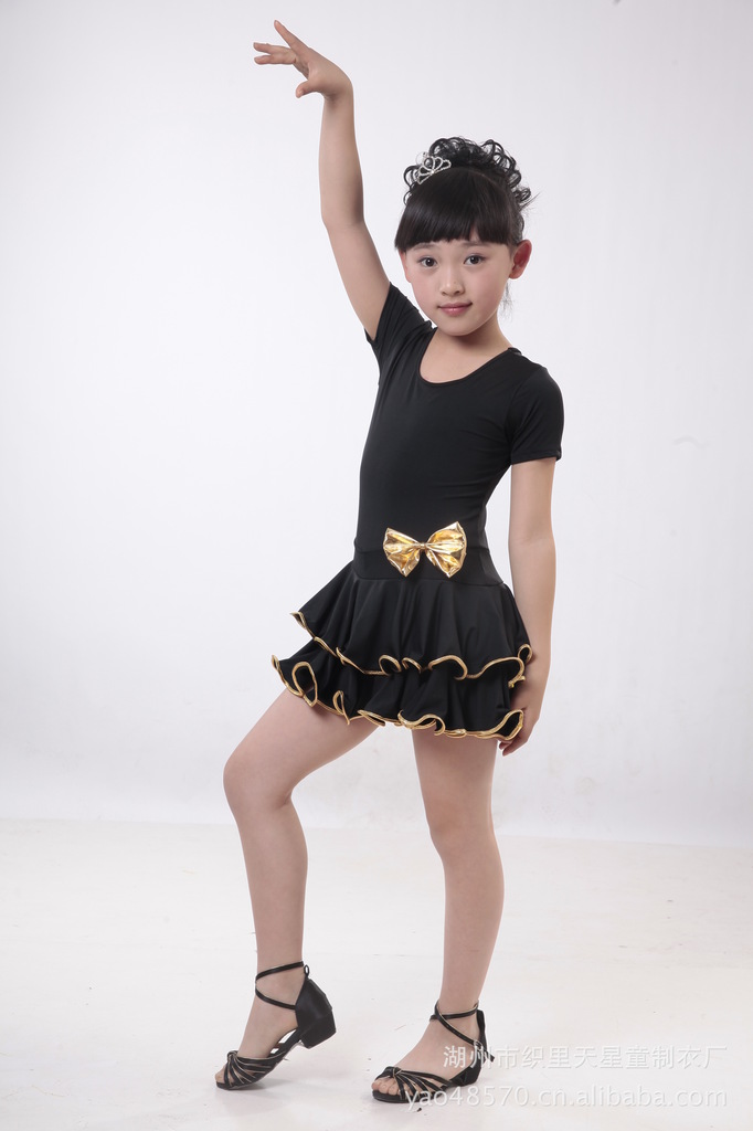 16小女孩跳拉丁舞裙子图片