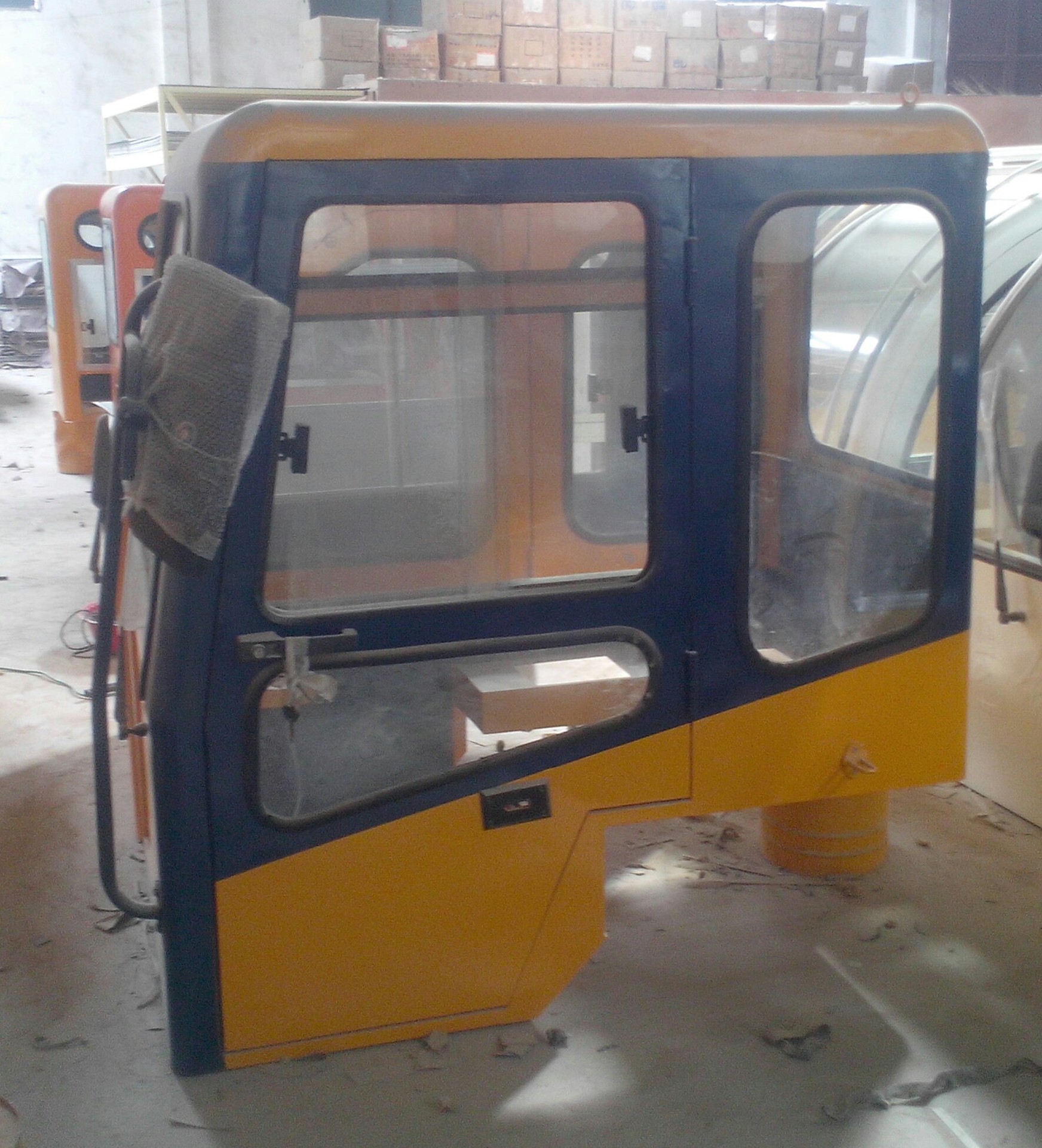 热销 定做门式耐高温起重机驾驶室 起重机双梁吊车驾驶室