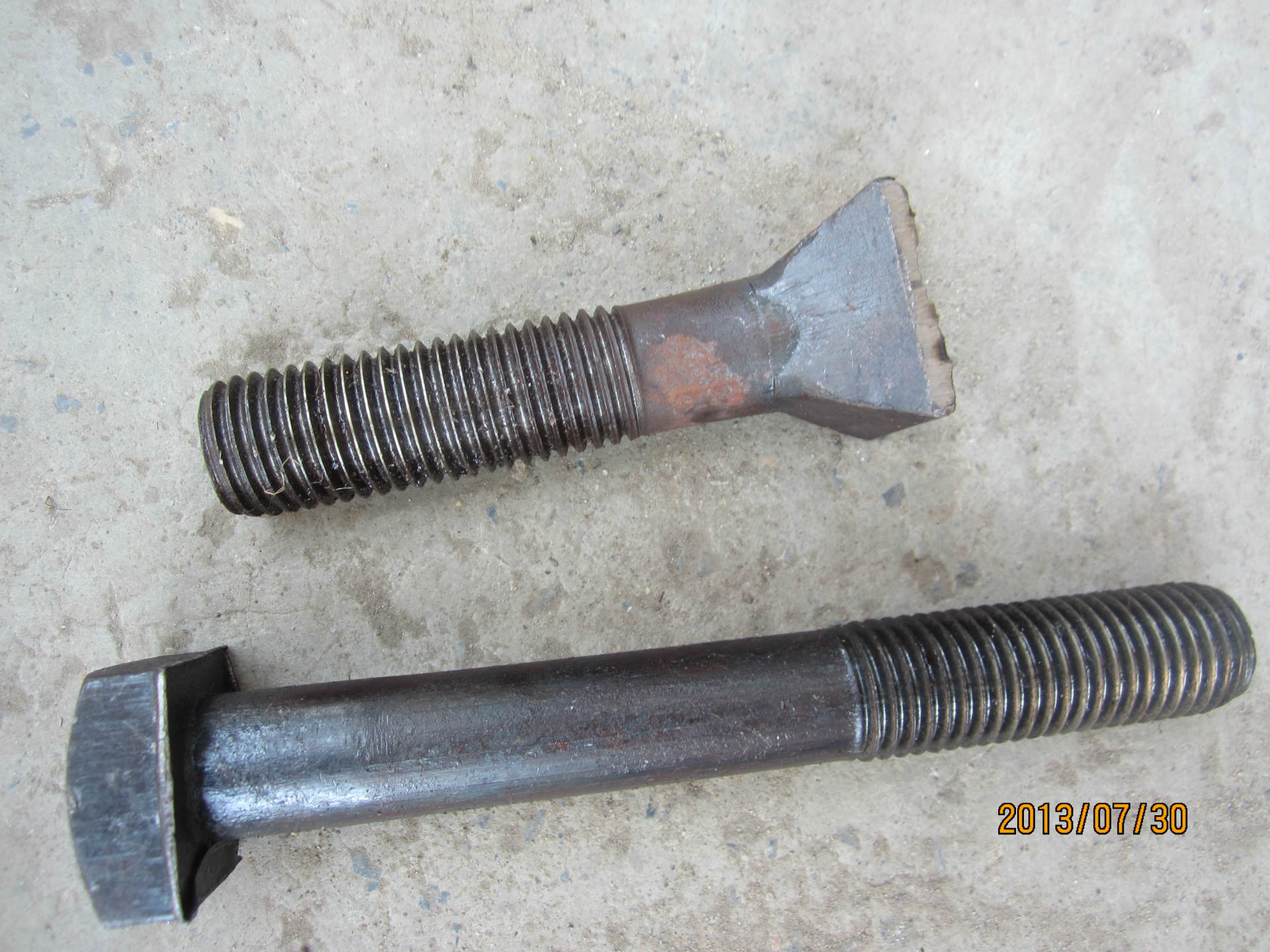 【厂价批发】球磨机衬板用m24斗型螺栓 衬板螺栓