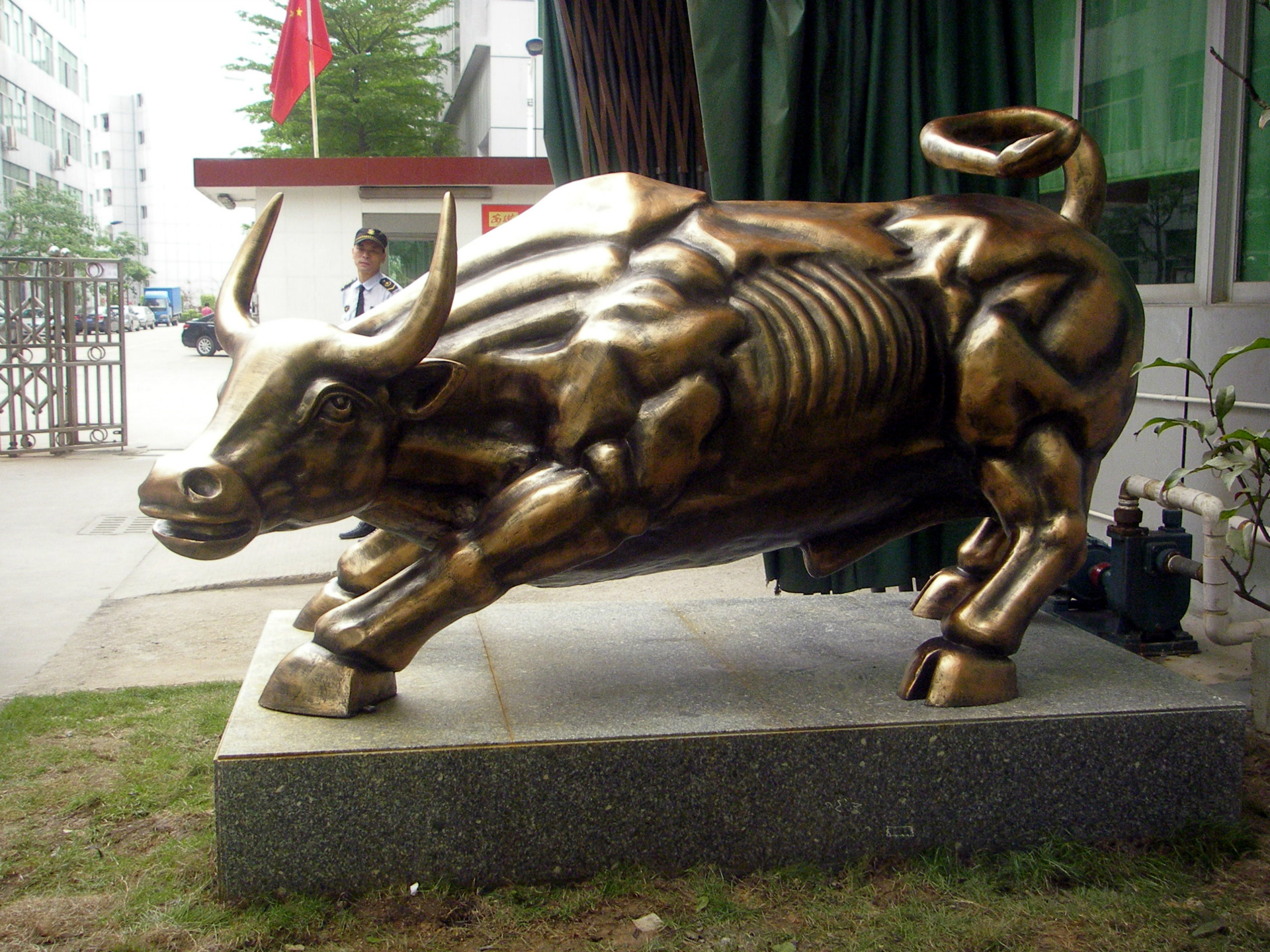 华尔街牛个性定制 买华尔街牛雕塑到古园 华尔街牛旺市纳财