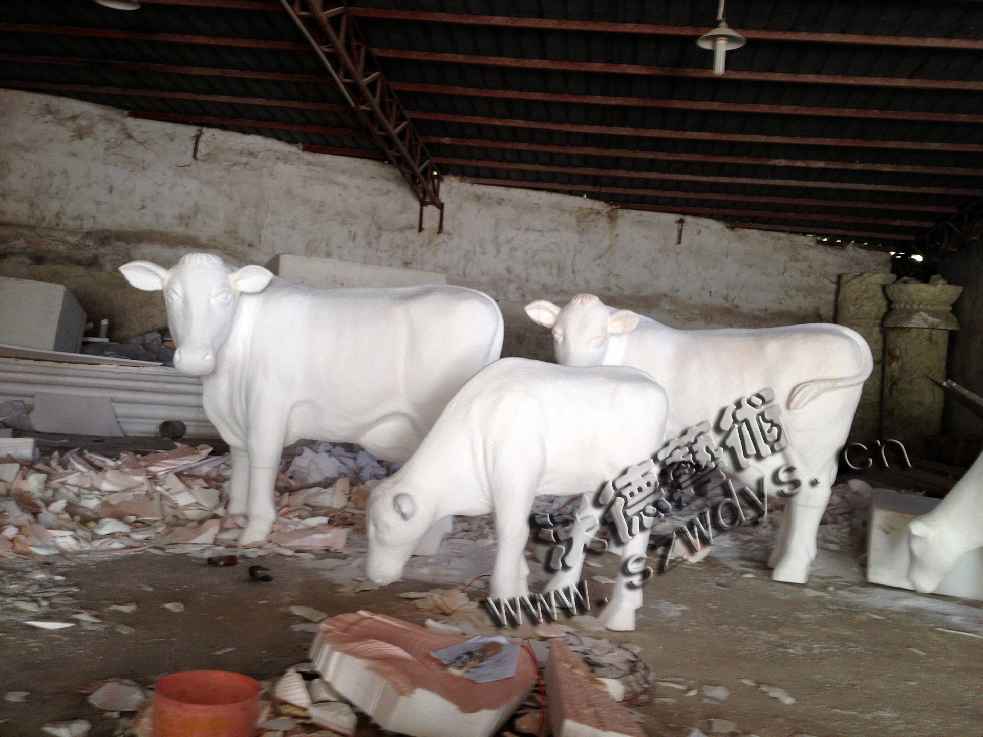 订做销售泡沫雕塑 仿真奶牛 各式优质精美动物雕塑