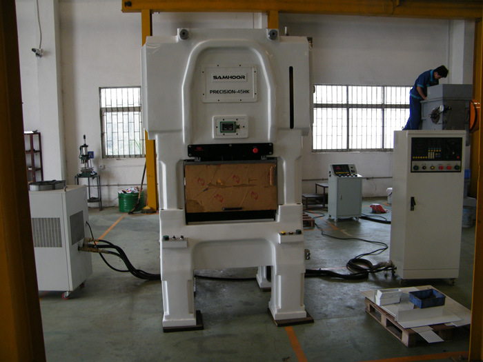 高速精密龙门冲床,六圆导柱高速冲床,台湾技术,冲床厂家