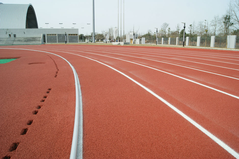 田径运动场的尺寸及过渡方案