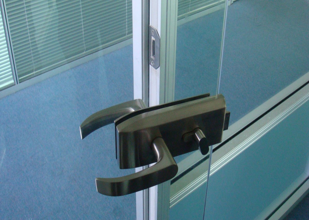 bt办公高隔 单开玻璃门锁