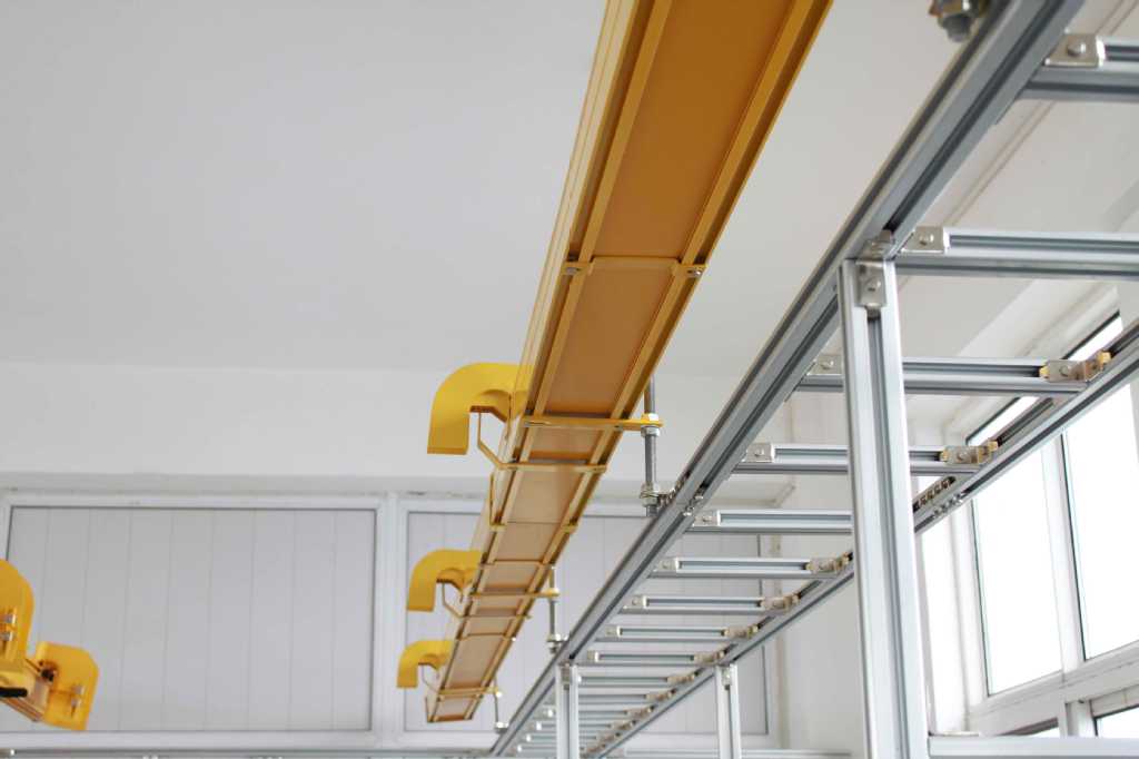 厂家供应铝合金尾纤槽 铝合金光纤槽|铝合金走线槽道|光纤槽黄色