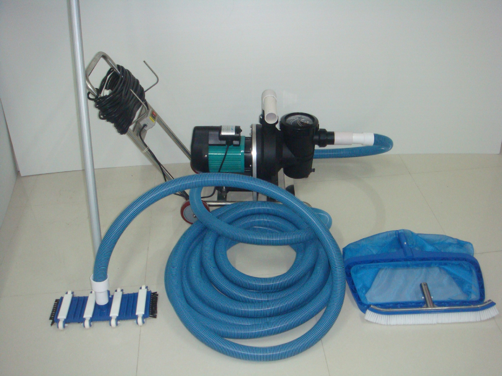 供应碧毅游泳池吸污机,鱼池景观池吸污机,单人操作吸污机x001d