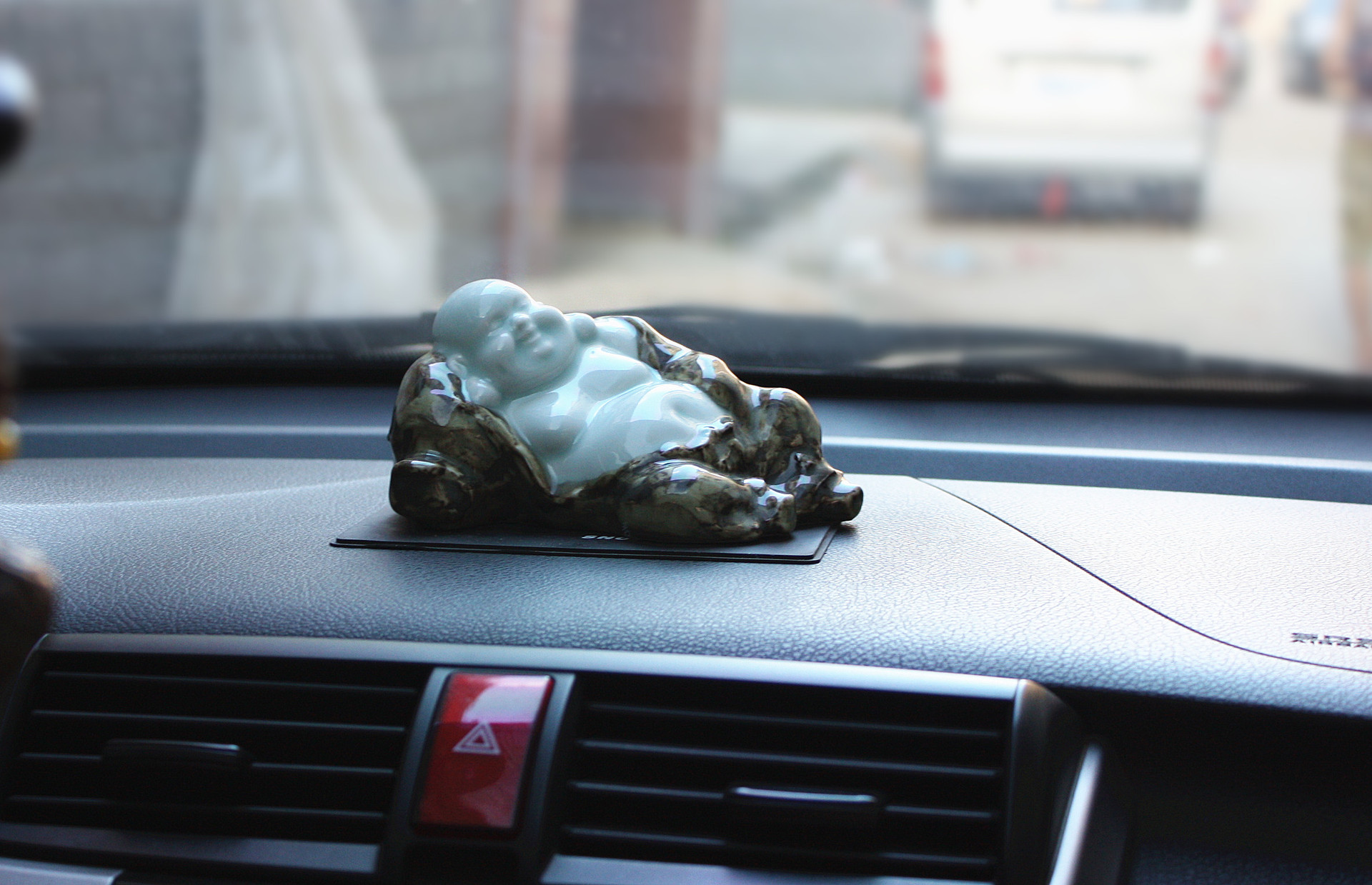 lb景德镇创意手工陶瓷摆件睡卧弥勒佛风水工艺品摆件特色礼品批发