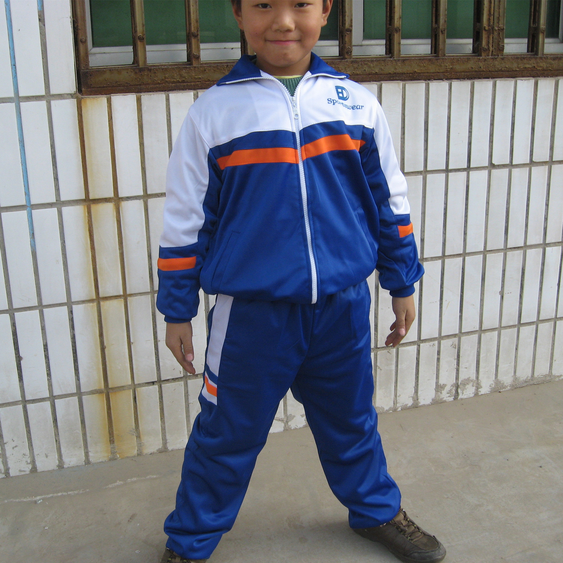 厂家直销金光绒校服 幼儿园服装可加工定做