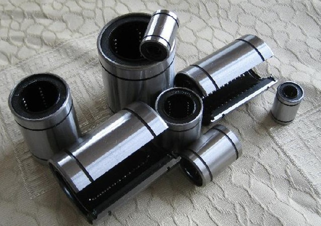 直线运动球轴承