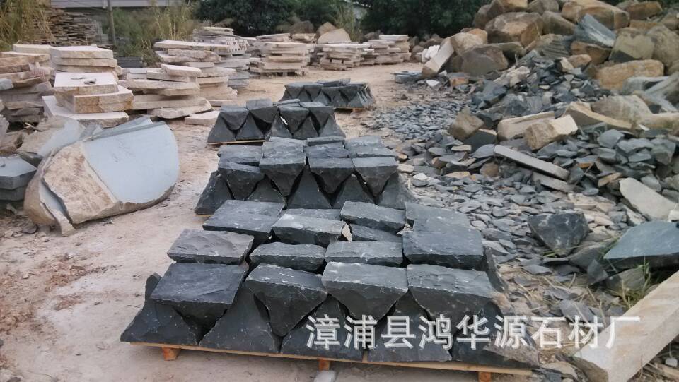 大量供应黑色安山岩间知石 天端石 侧平石