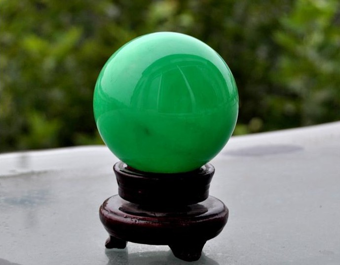 天然萤石夜明珠批发白色冰洲石夜光球发光球夜光石家居摆件