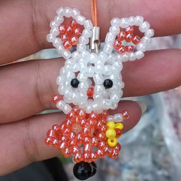 纯手工编织串珠公仔 手机挂件小饰品旅游区热销畅销【小裙兔】