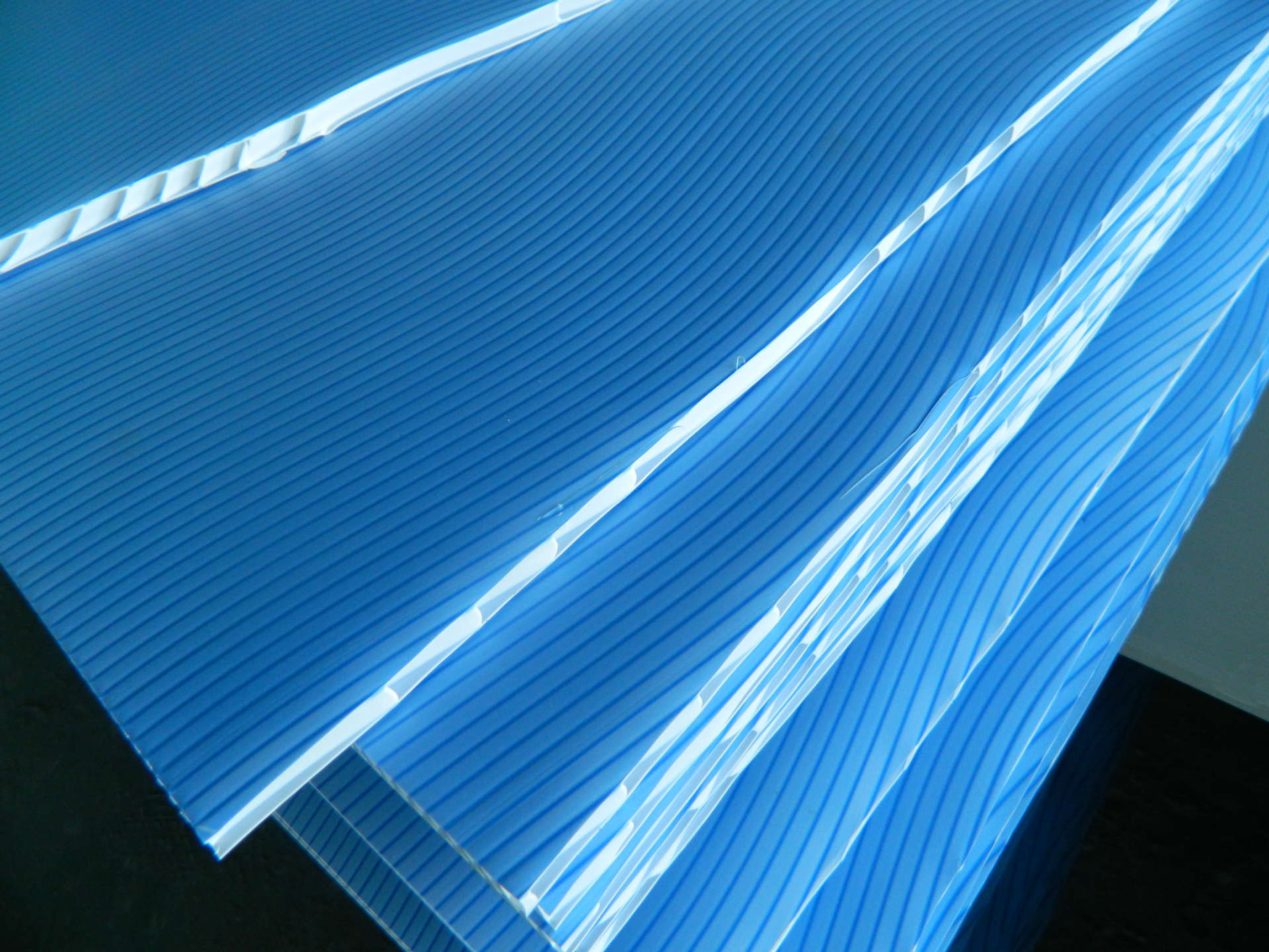 彩色塑料大波浪中空板 钙塑板抗uv万通板 防静电板pp板