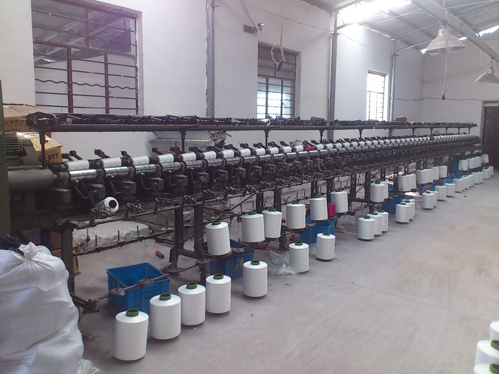 厂家直销 服装辅料 涤纶i缝纫线 3000码高速缝纫线 制衣专用线