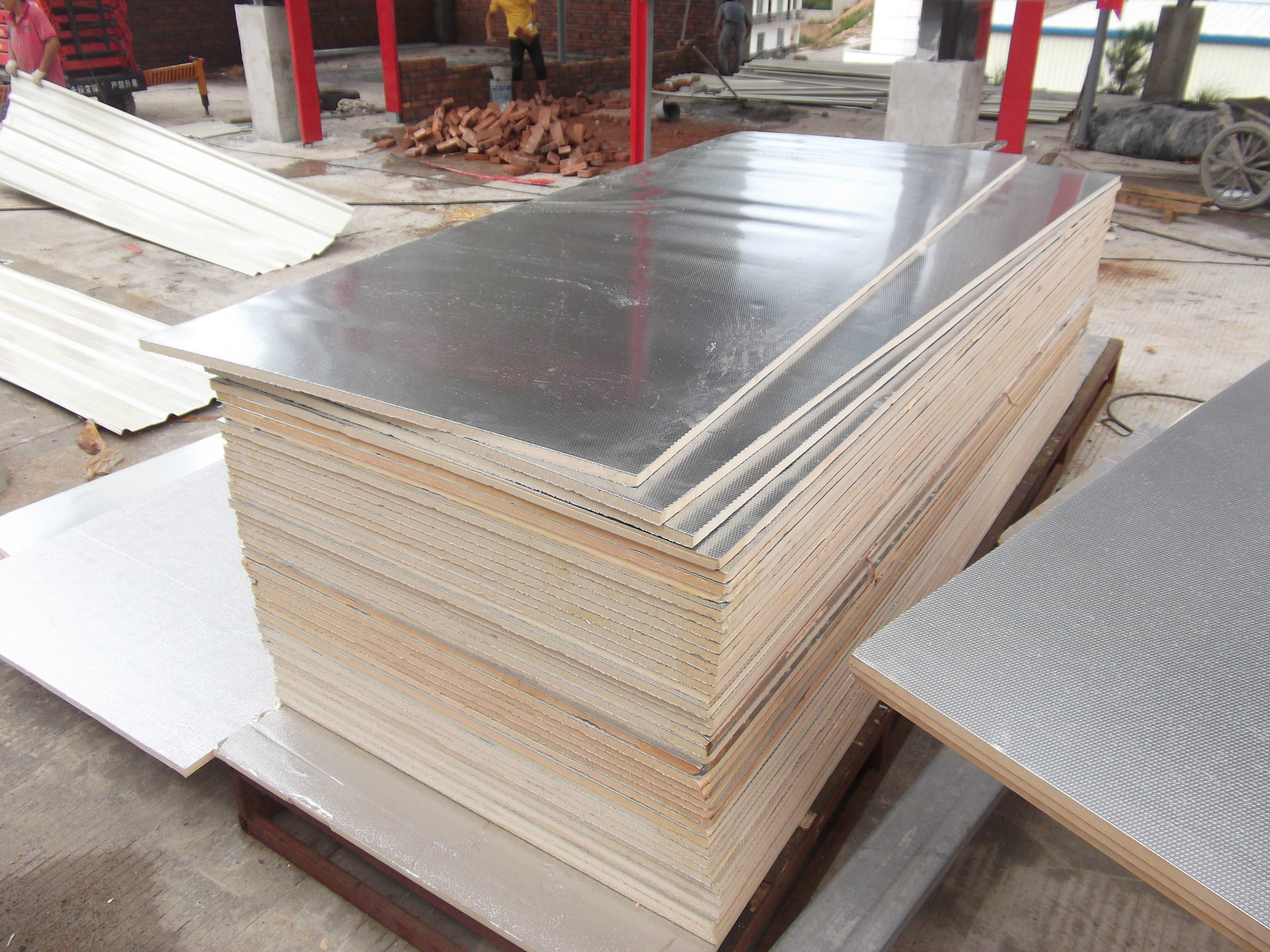 厂家直销屋顶隔热板 可降低屋面30℃ 让您的夏天不再炎热