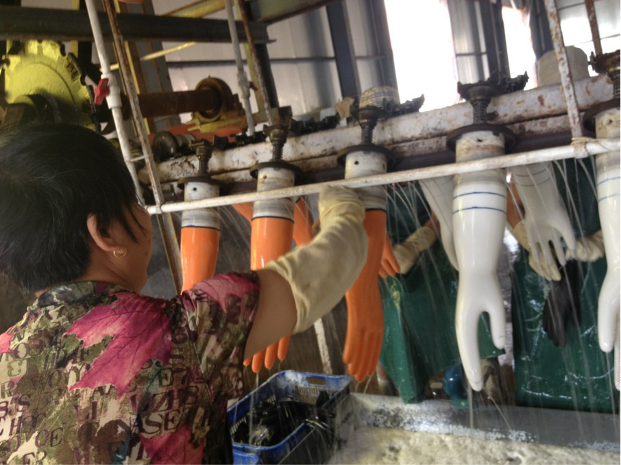 厂家批发加厚加长防滑工业橡胶手套耐磨防水劳保黑色乳胶手套