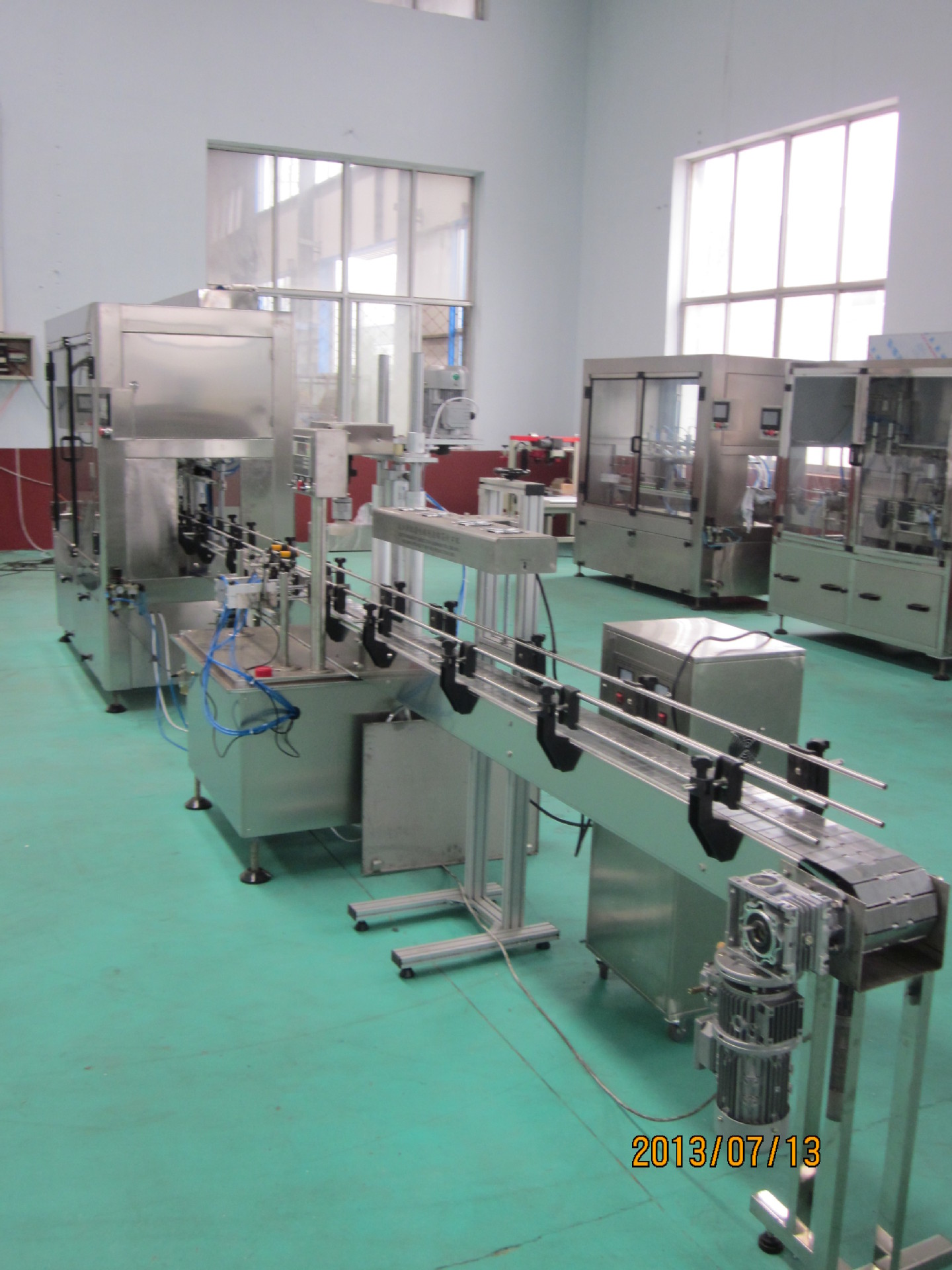 供应山东潍坊青州全自动车用尿素灌装生产线/尿素溶液罐装设备