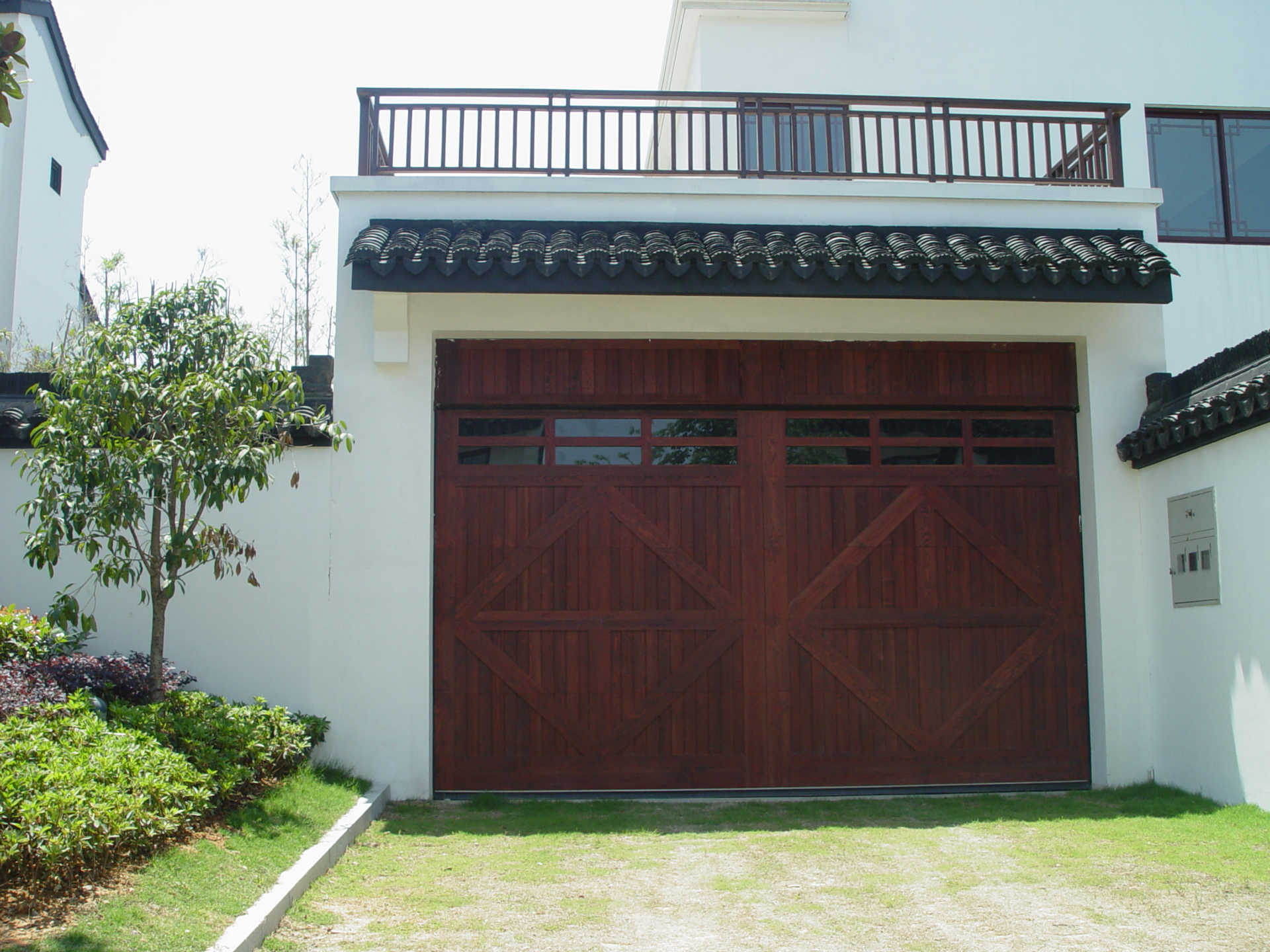 电动遥控庭院门