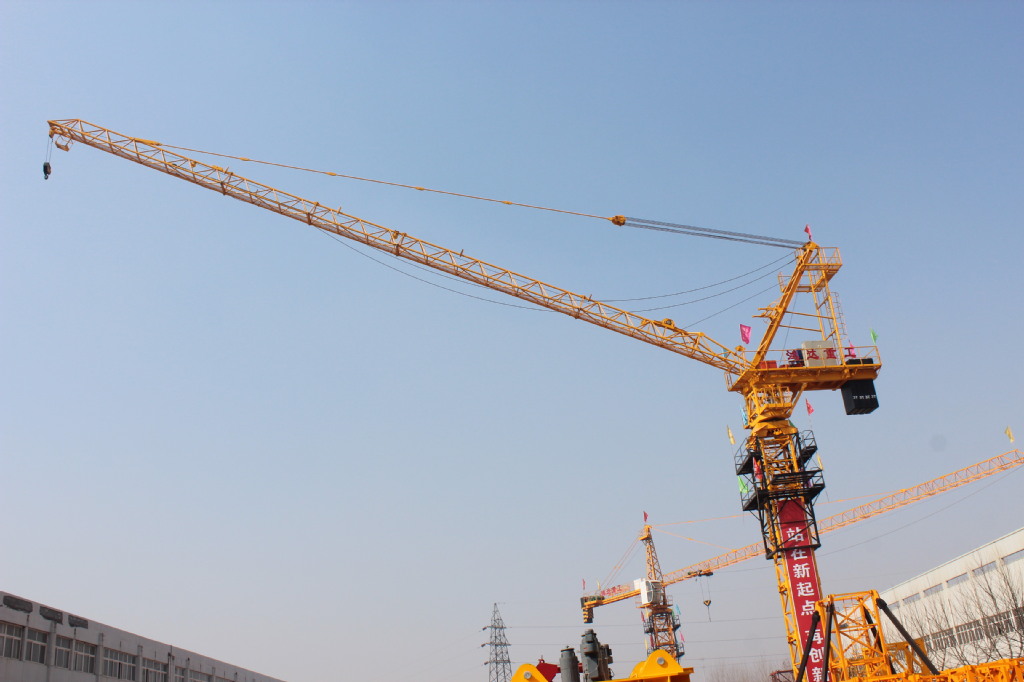 4吨内爬式塔机.塔吊