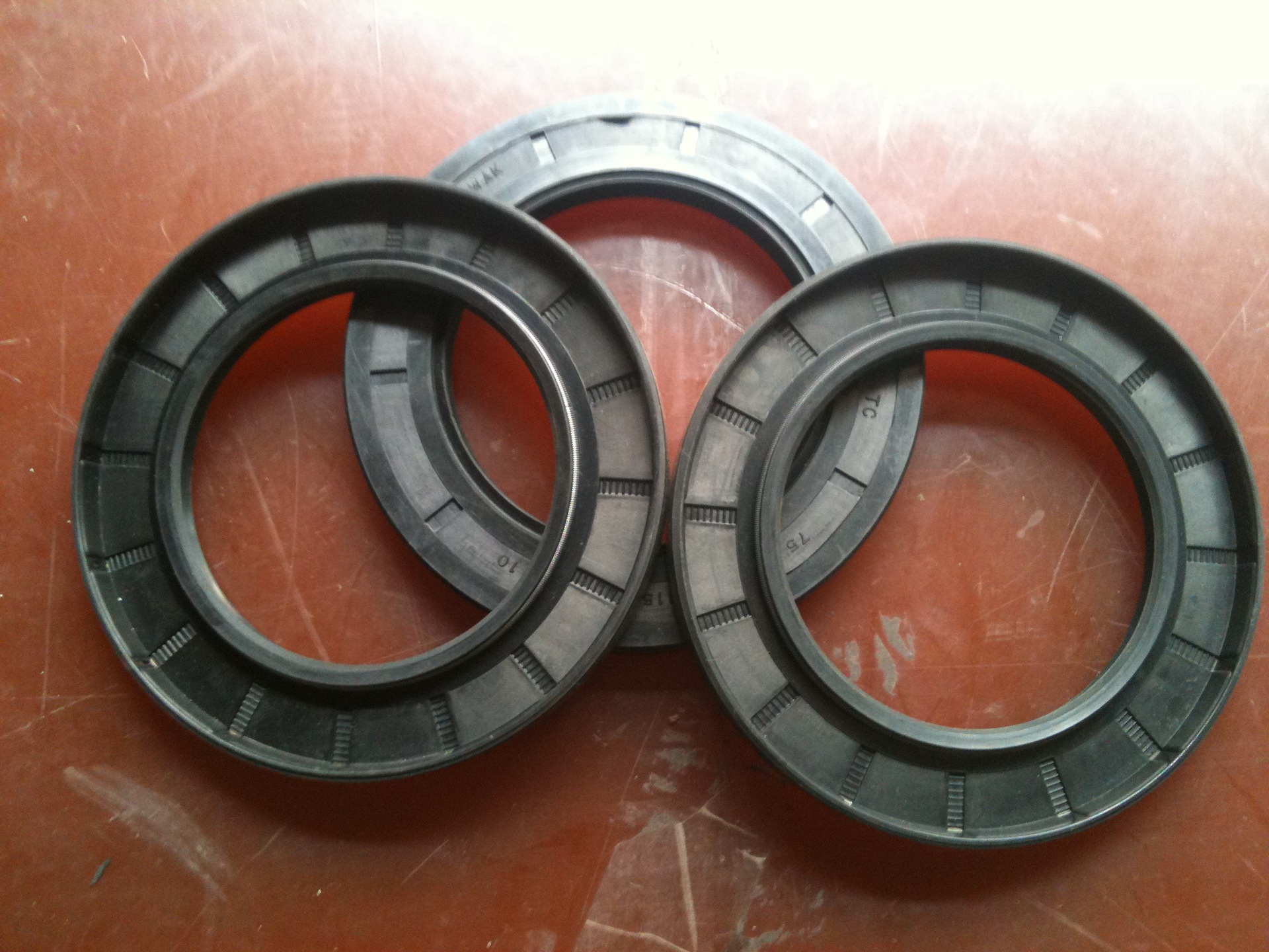 供应氟橡胶骨架油封