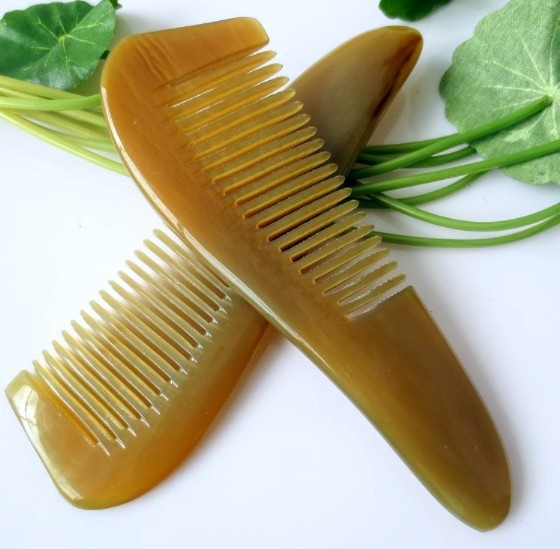 厂家直销 18厘米 天然牛角梳 优质黄牛