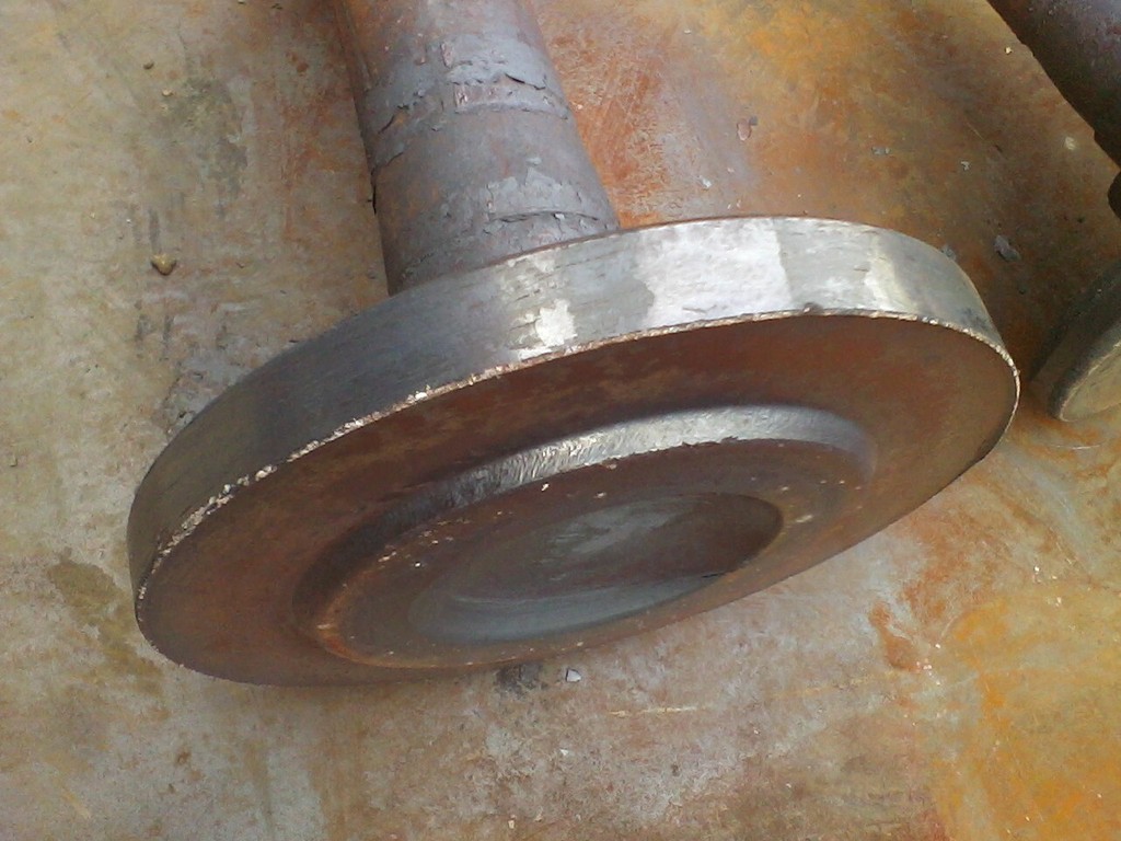 专业锻打带盘半轴,加工每吨1300元.