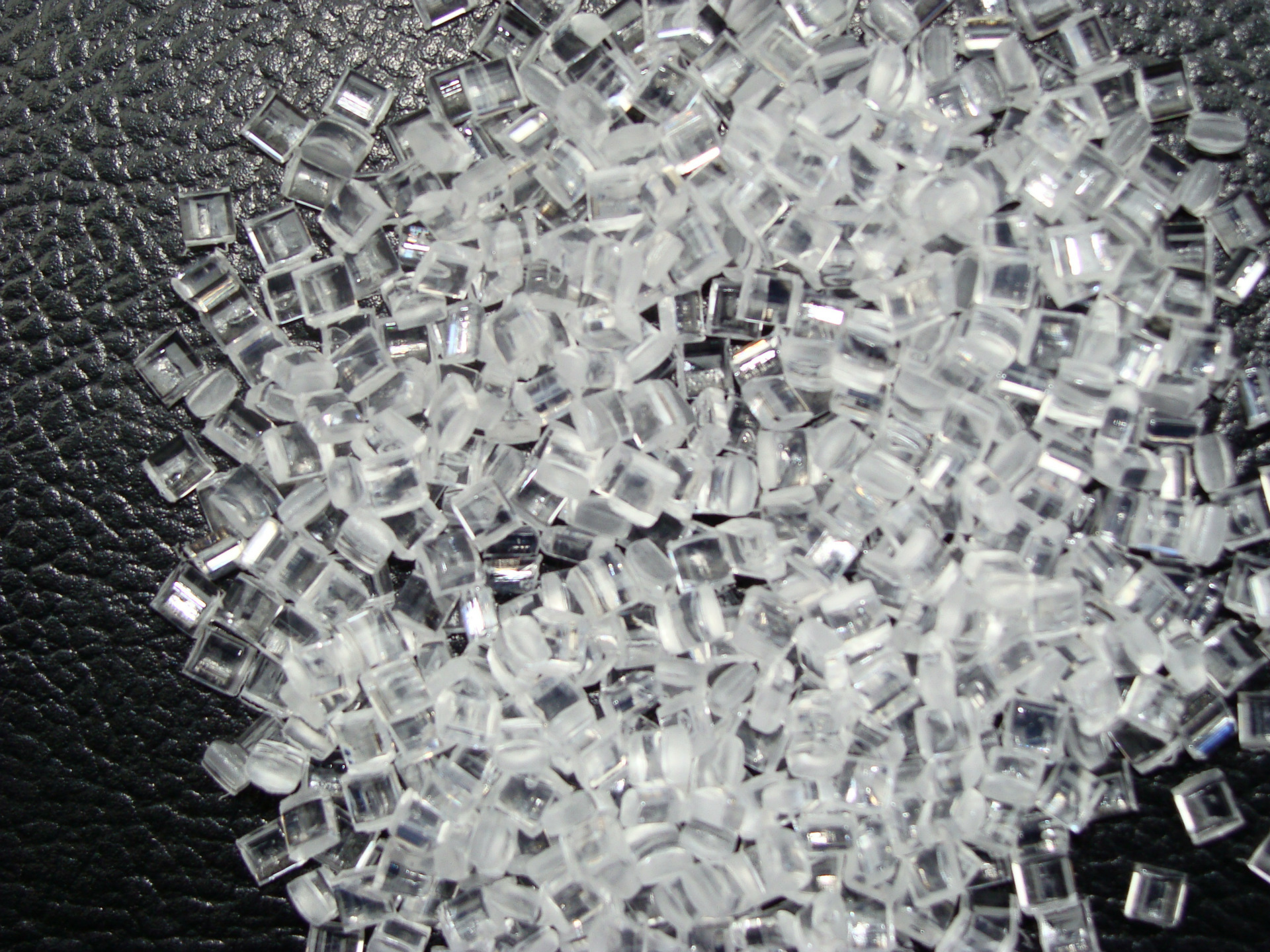 供应pmma亚克力特级透明水口料价格低廉质量稳定