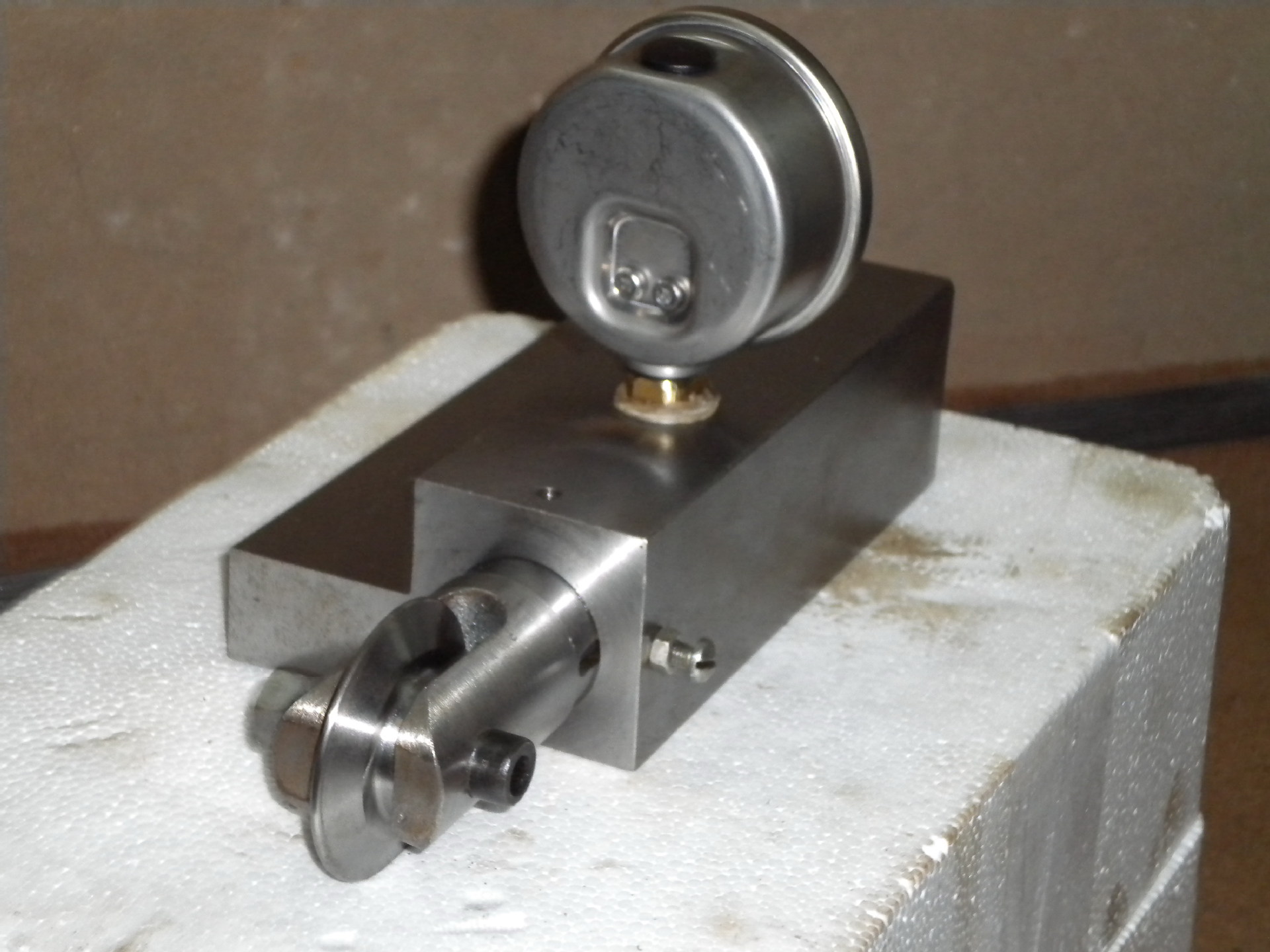 液压式外螺纹滚压刀