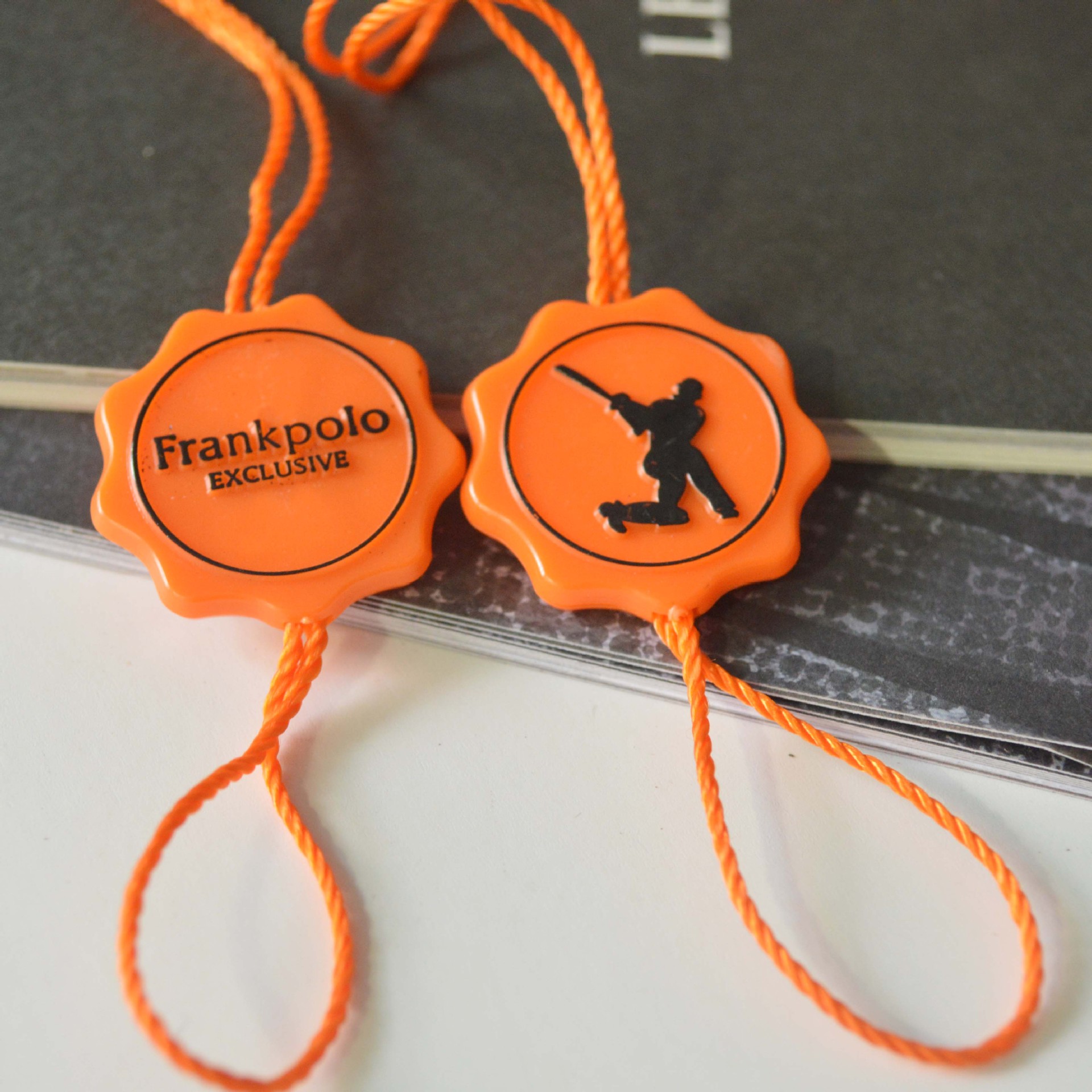 通用双插服装吊粒 女装男装童装吊粒定做 标签纸卡塑料吊粒