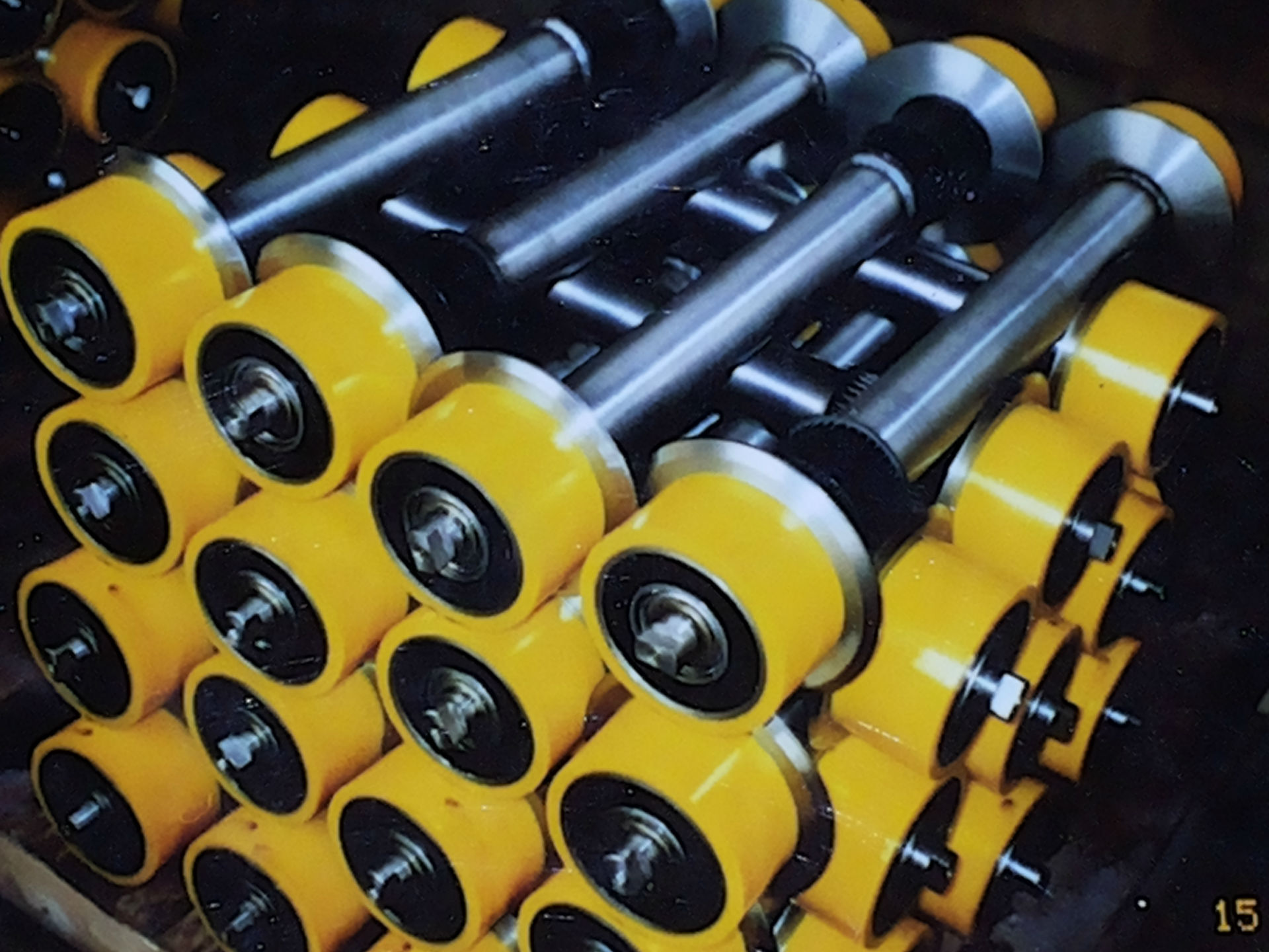 输送滚轮单元包胶聚氨酯输送轮包胶驱动轮加工铁芯包胶轮