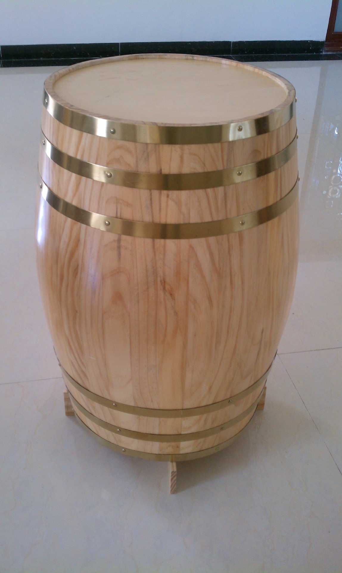 100l松木实木装饰酒桶 原木色喷清漆 展示桶 木质工艺品订做