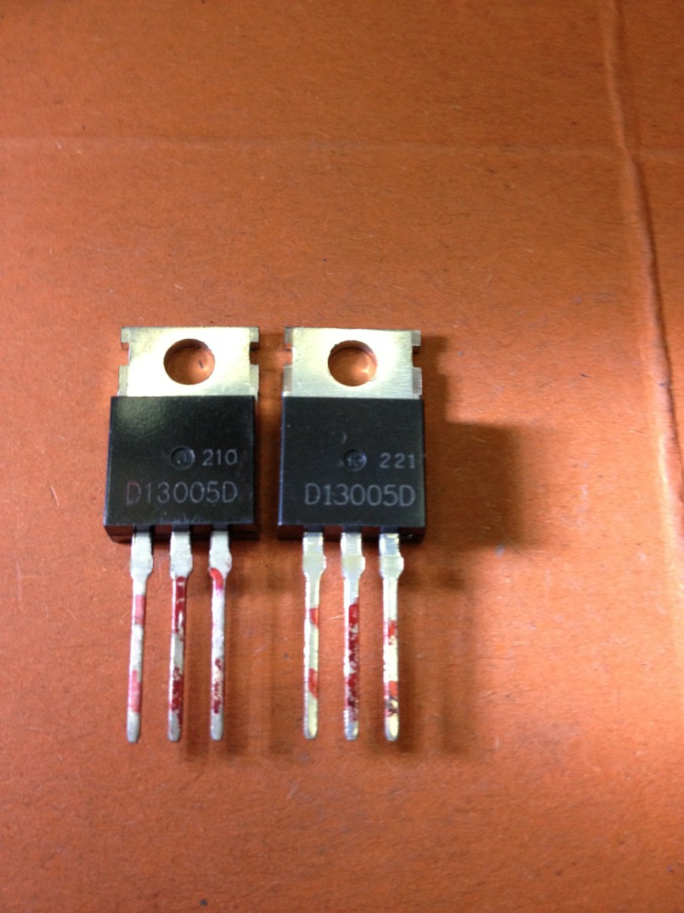 专营三极管批发全新d13005d d13005