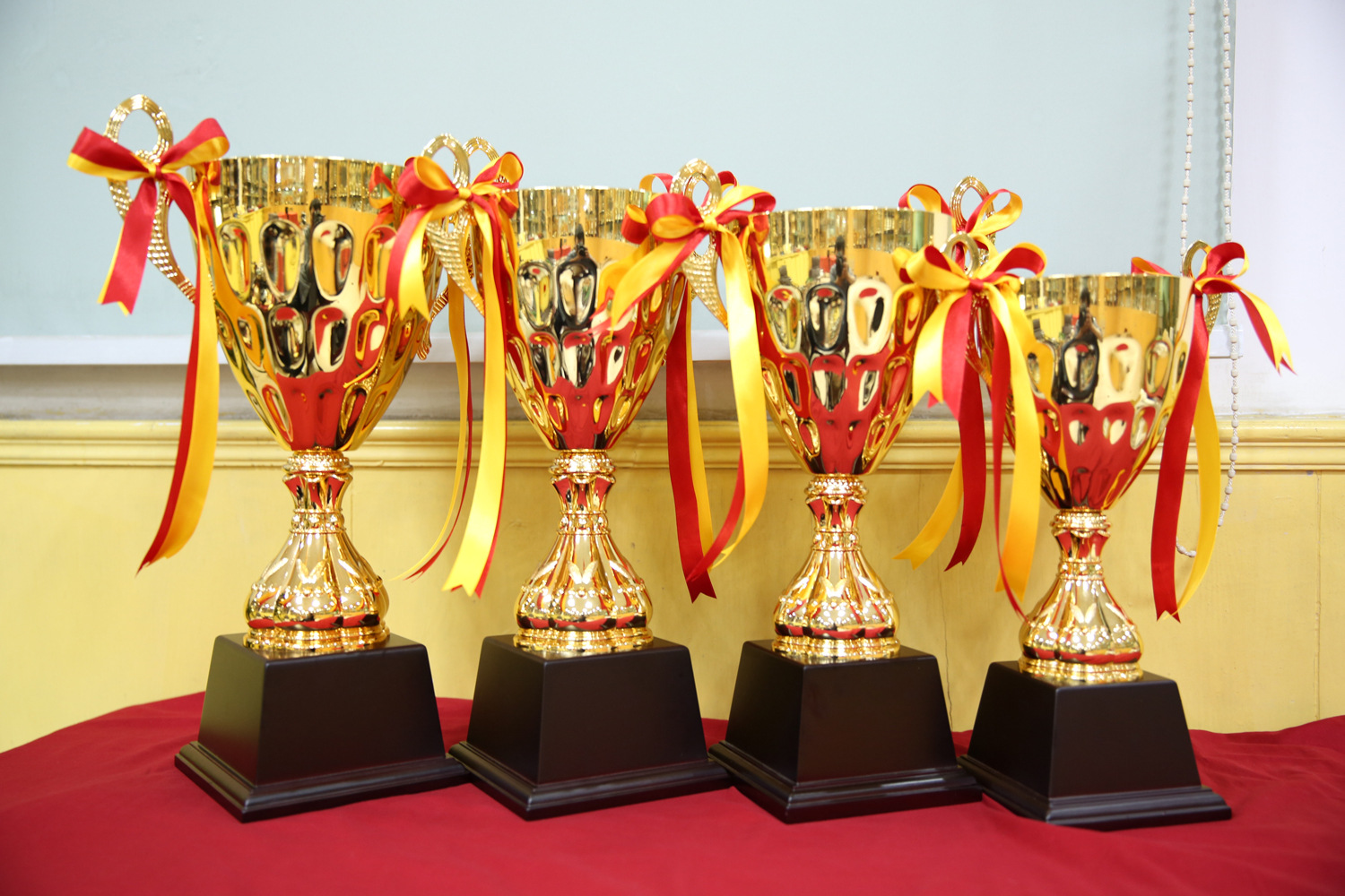 东莞金属奖杯/高档大型运动会金属奖杯