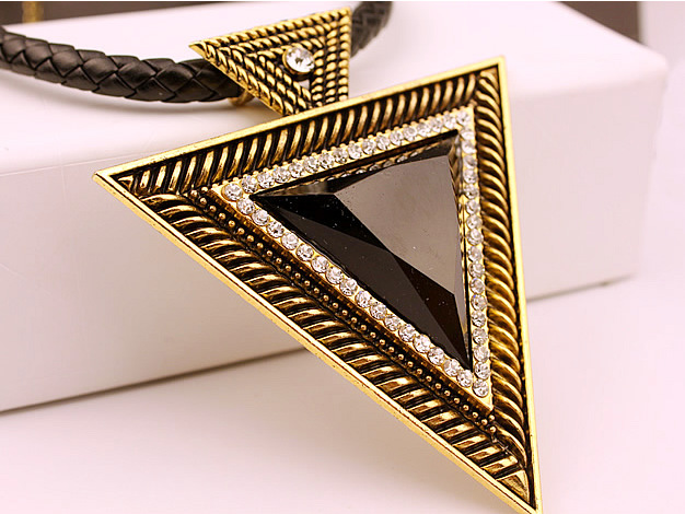 欧美夸张复古超大三角形黑色铆钉项圈做旧效果短款项链-阿里巴巴