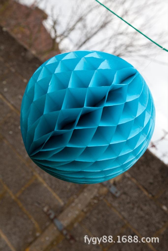 飞扬工艺厂家供应各种节日派对纸工艺 蜂窝灯笼 纸拉花