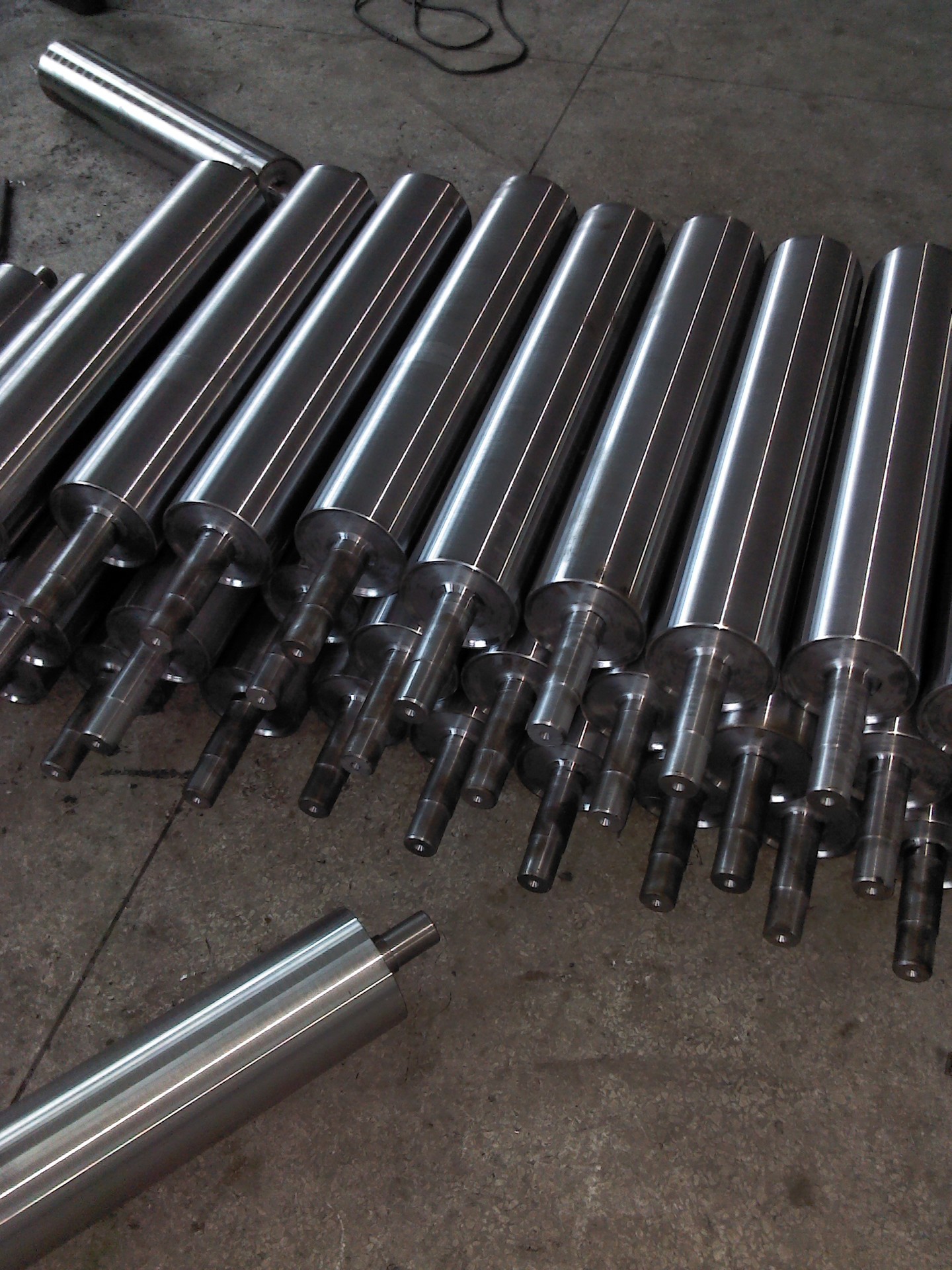 提供优质的车制滚花辊筒,驱动包胶滚筒,滚花从动滚筒【技术咨询】