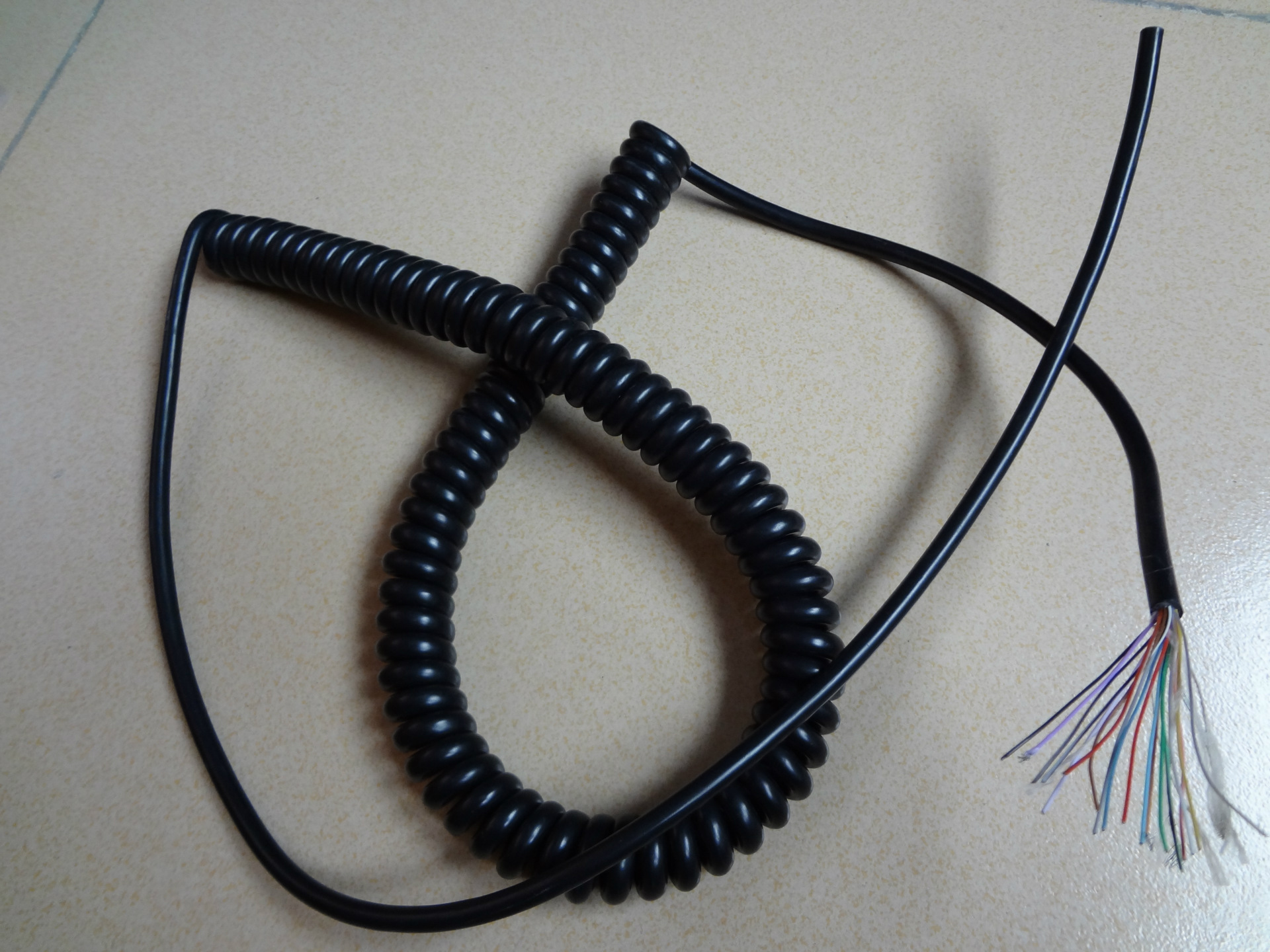 厂家低价生产电源线,弹簧线,usb线,面条线,屏蔽线