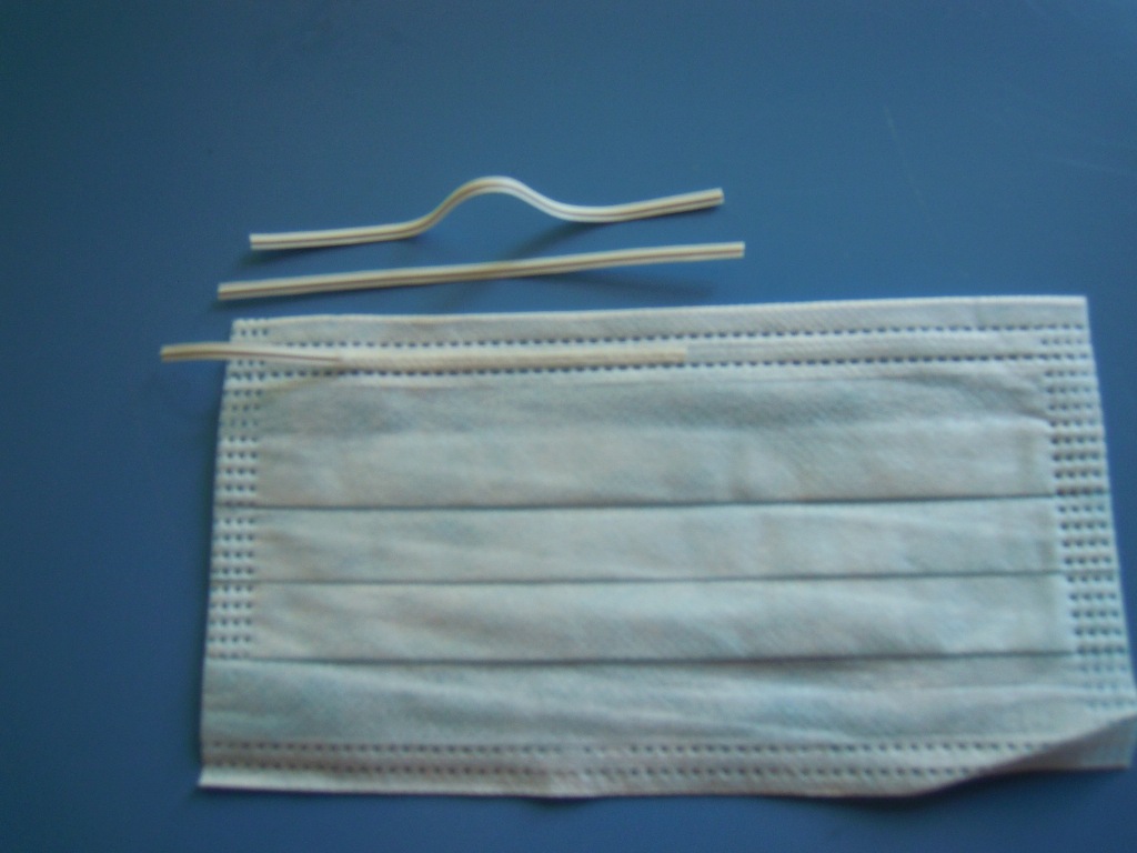 东莞利美专业生产批发一次性口罩pe双芯双面单芯单面鼻梁条