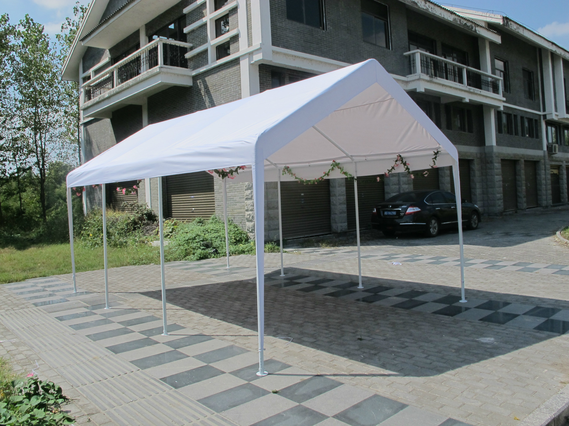 爱仕发户外车棚产品:高贵白色系列上新