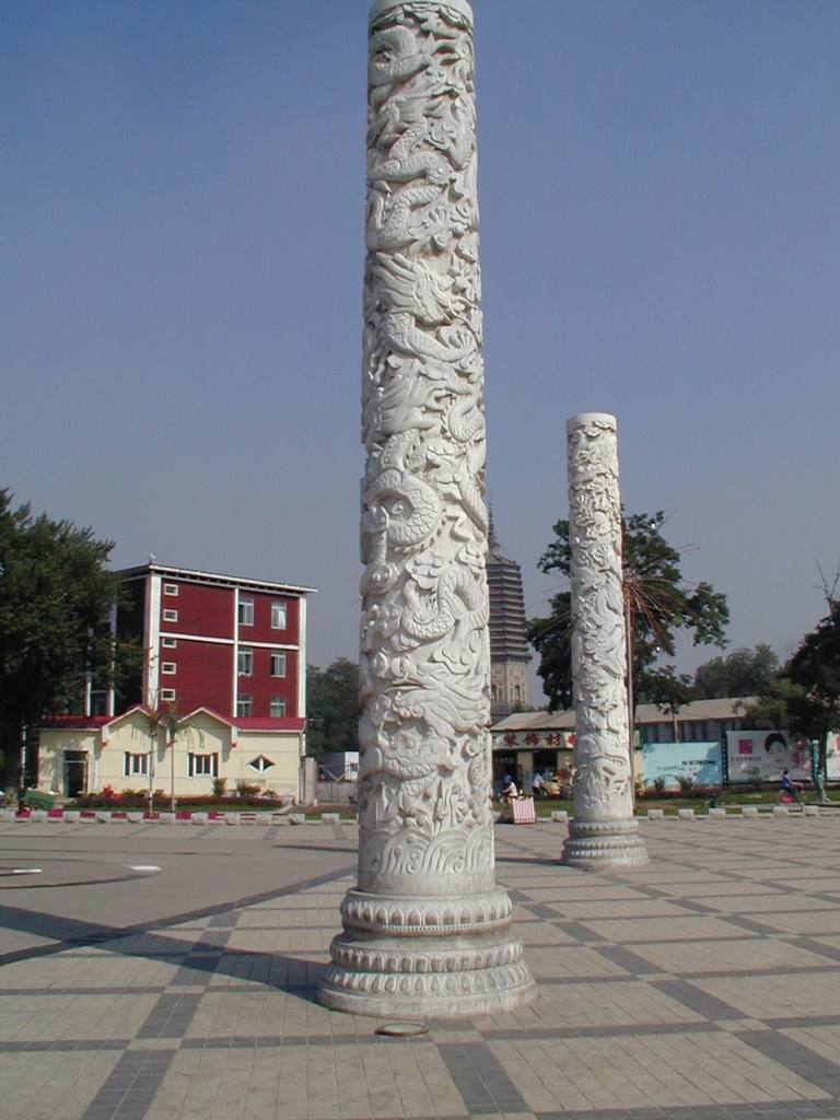 供应广场公园用的景区热卖石头柱子价格