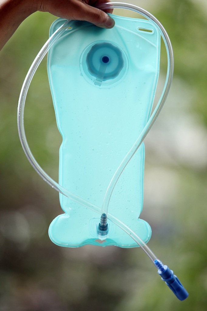 包邮户外水袋 2l小口水袋 骑行运动水袋3l 加厚tpu登山背包水袋