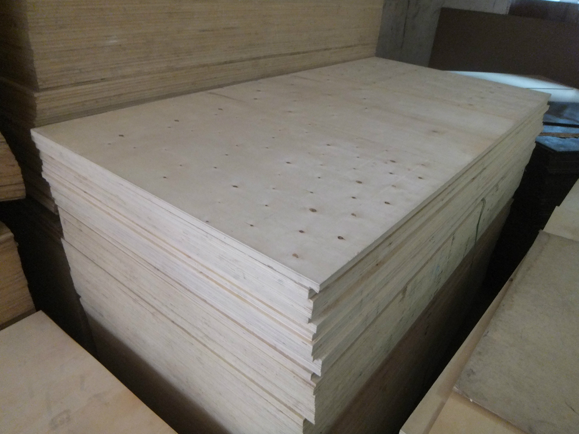 厂家(专业销售)fsc森林认证家具板级别多层夹板