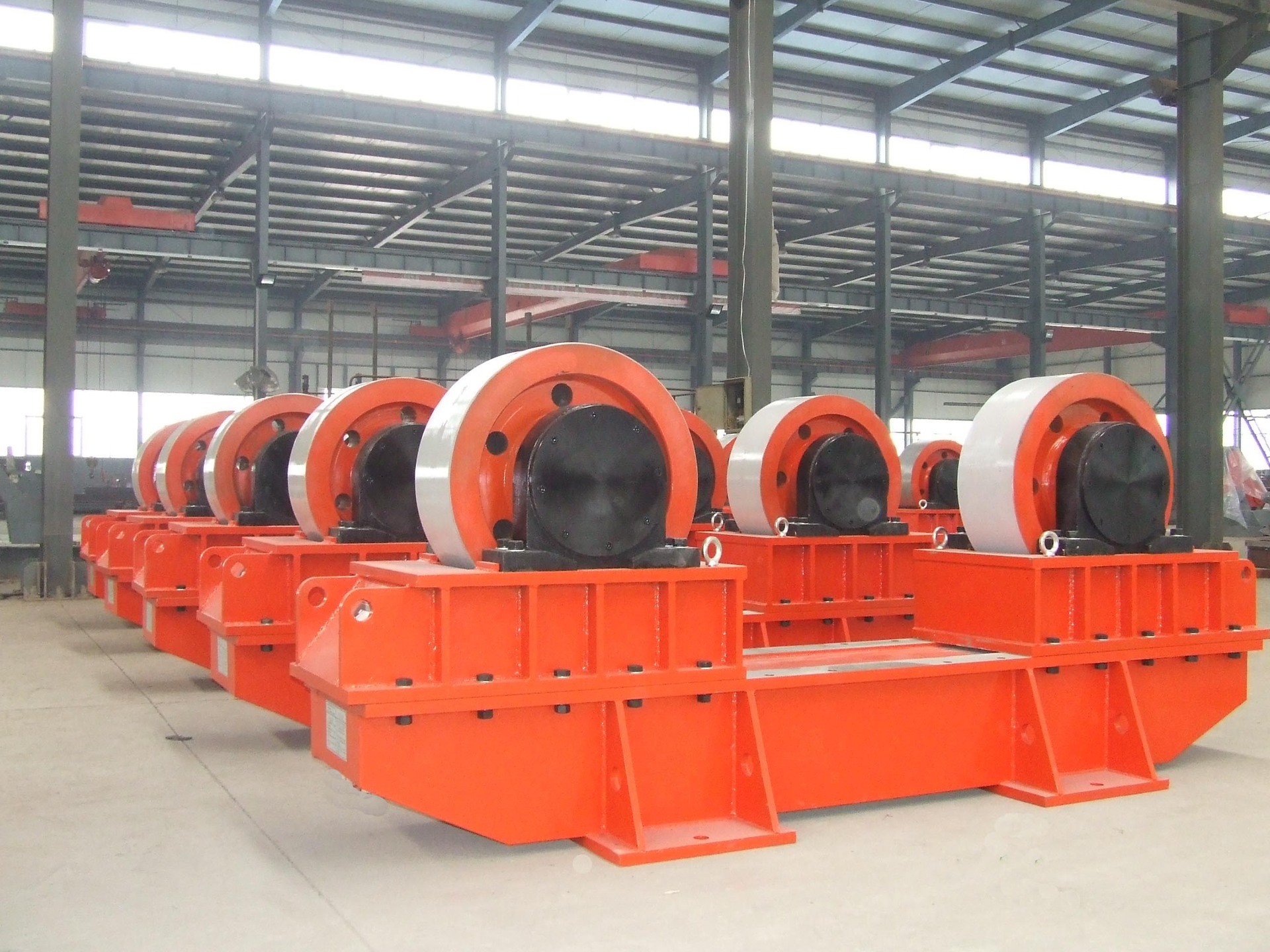 防止焊件轴向窜动的焊接滚轮架