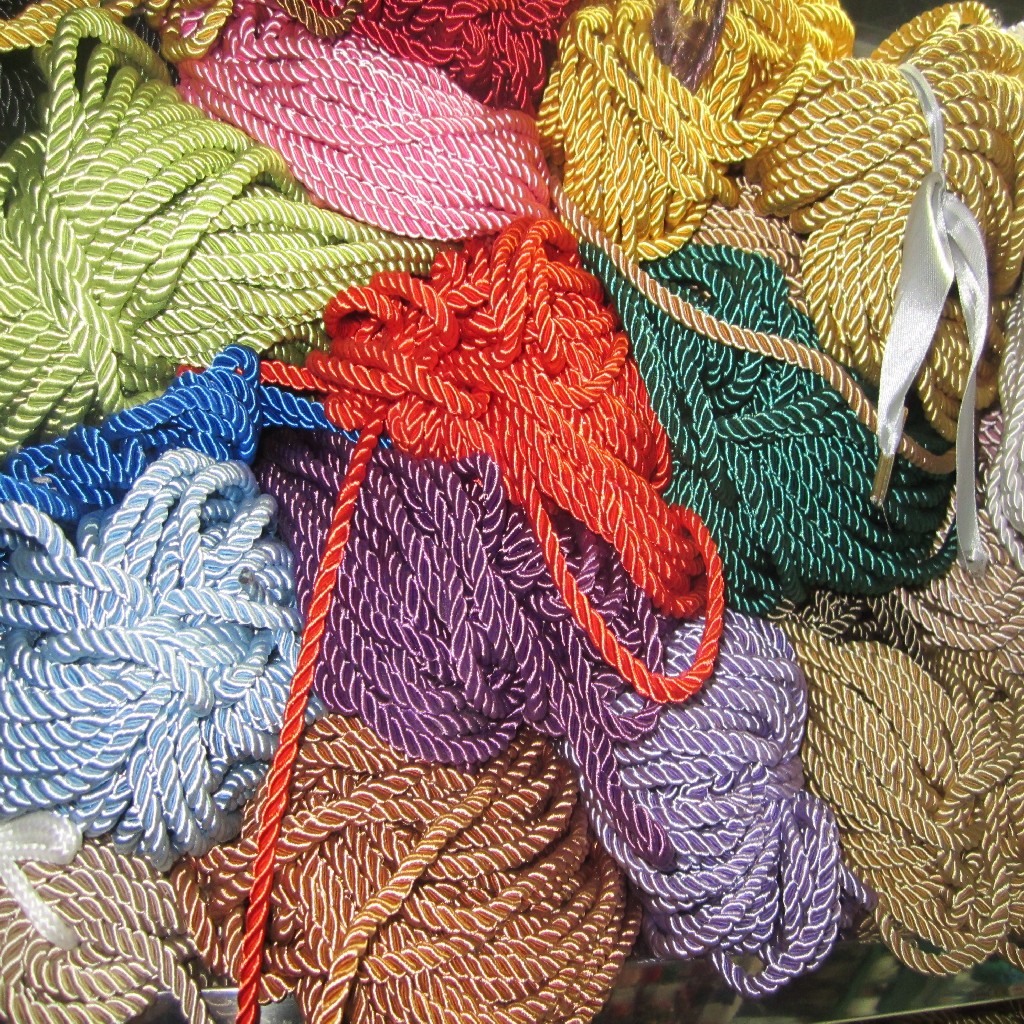 三股拧绳_小额厂家出售优等品服饰 米黄热销 三股拧绳 - 阿里巴巴