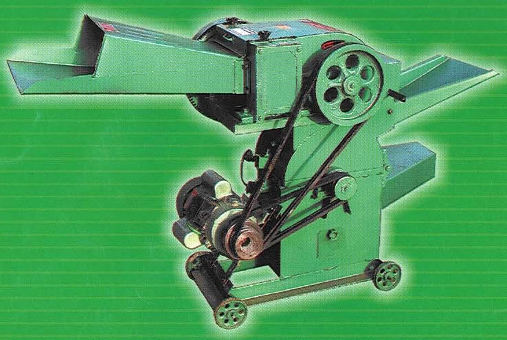 臥式鍘草粉碎一體機(jī)1