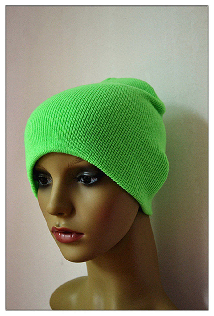 厂家长期生产各种女款针织羊角帽多个颜色可选